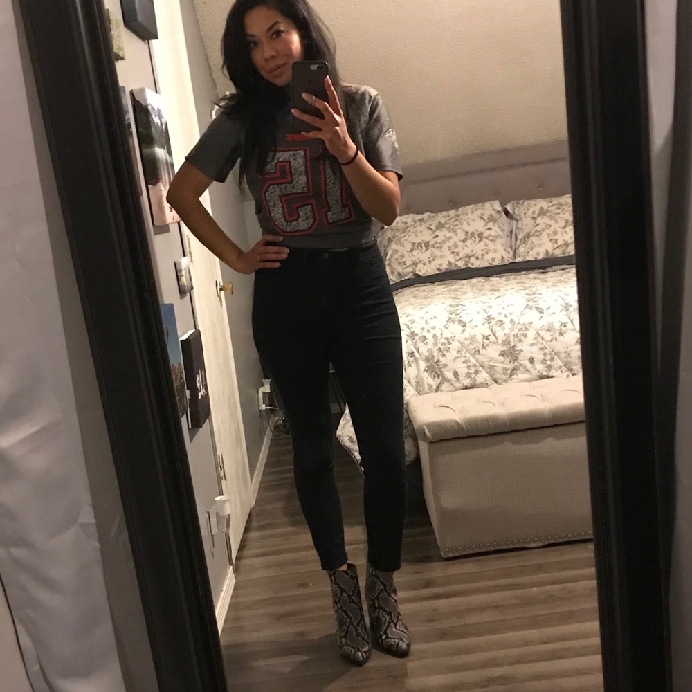 Meet your Posher, Itzia